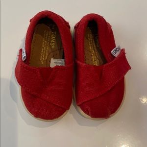 Children red Tom’s